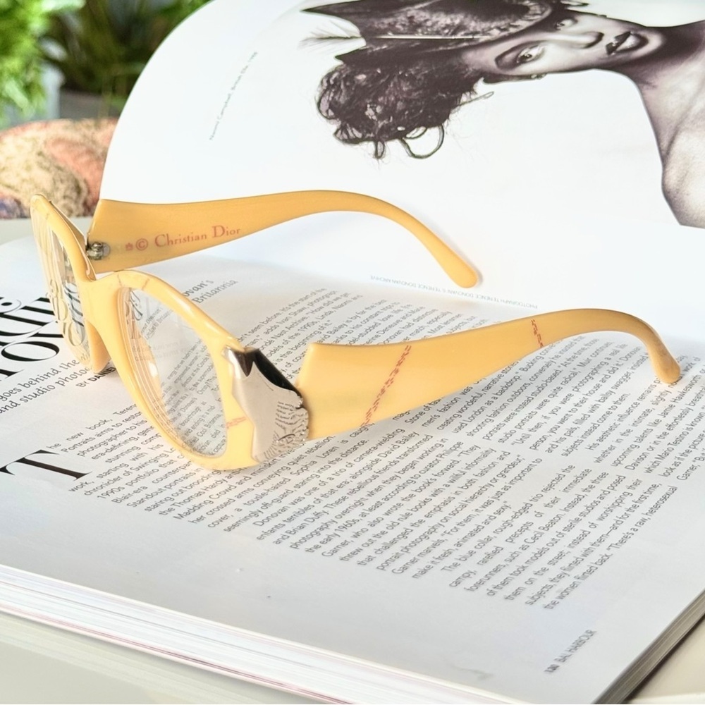 CHRISTIAN DIOR Vintage Oval frames in Amber 2347 70 54 — 20